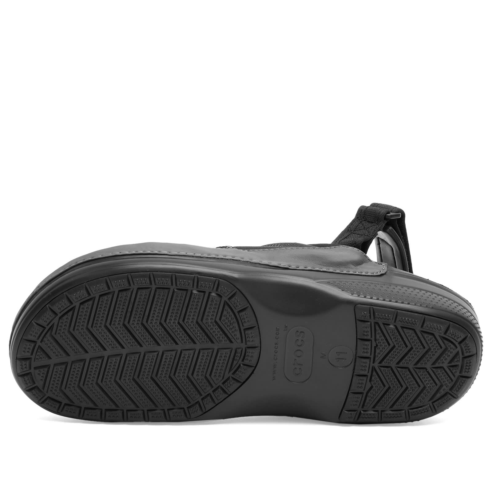 Running Vest Clog in Black