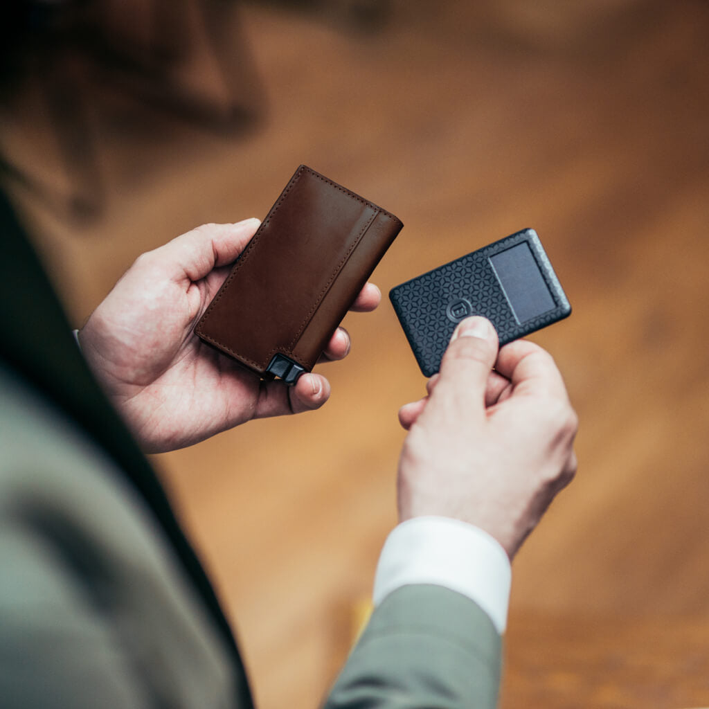 Men's Wallet - Smiley x Ekster Premium Slim Men's Wallet Trackable Wallet Leather Smart Wallet RFID Blocking