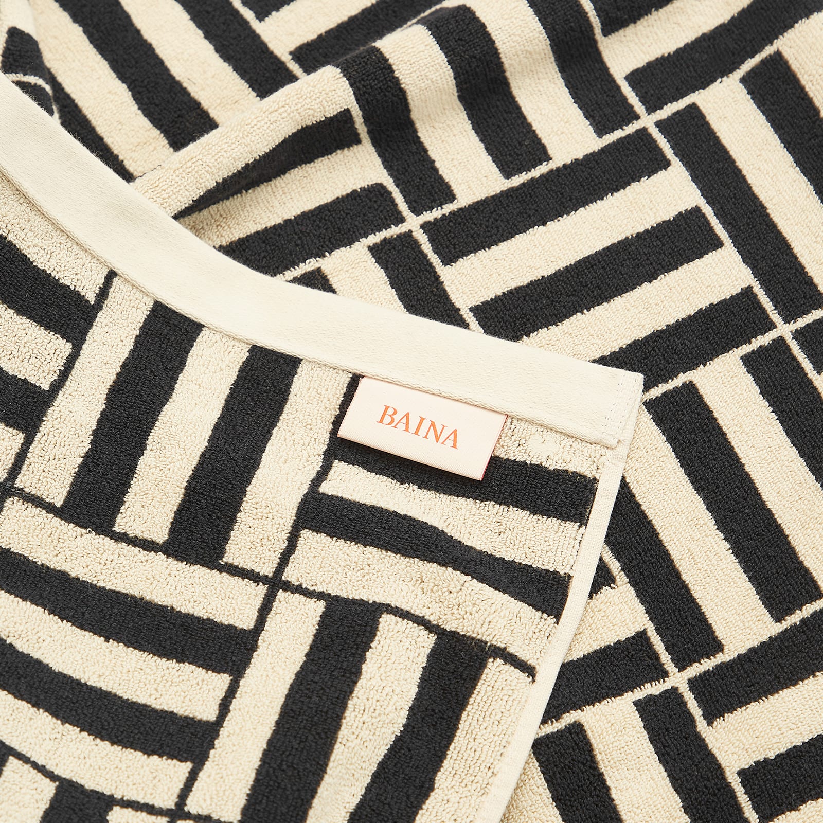 Willis Limited Edition Pool Towel in Sand/Noir 