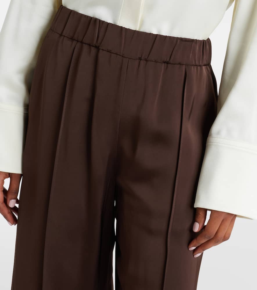 Wide-leg pants