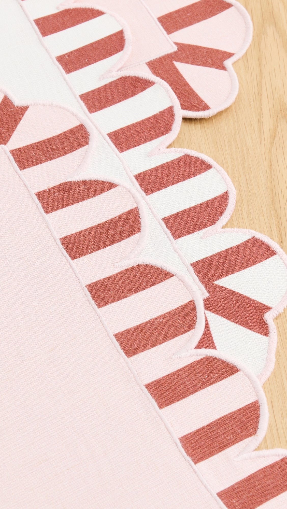 Scalloped Stripe Double Sided Placemats Set of 4 Red One Size