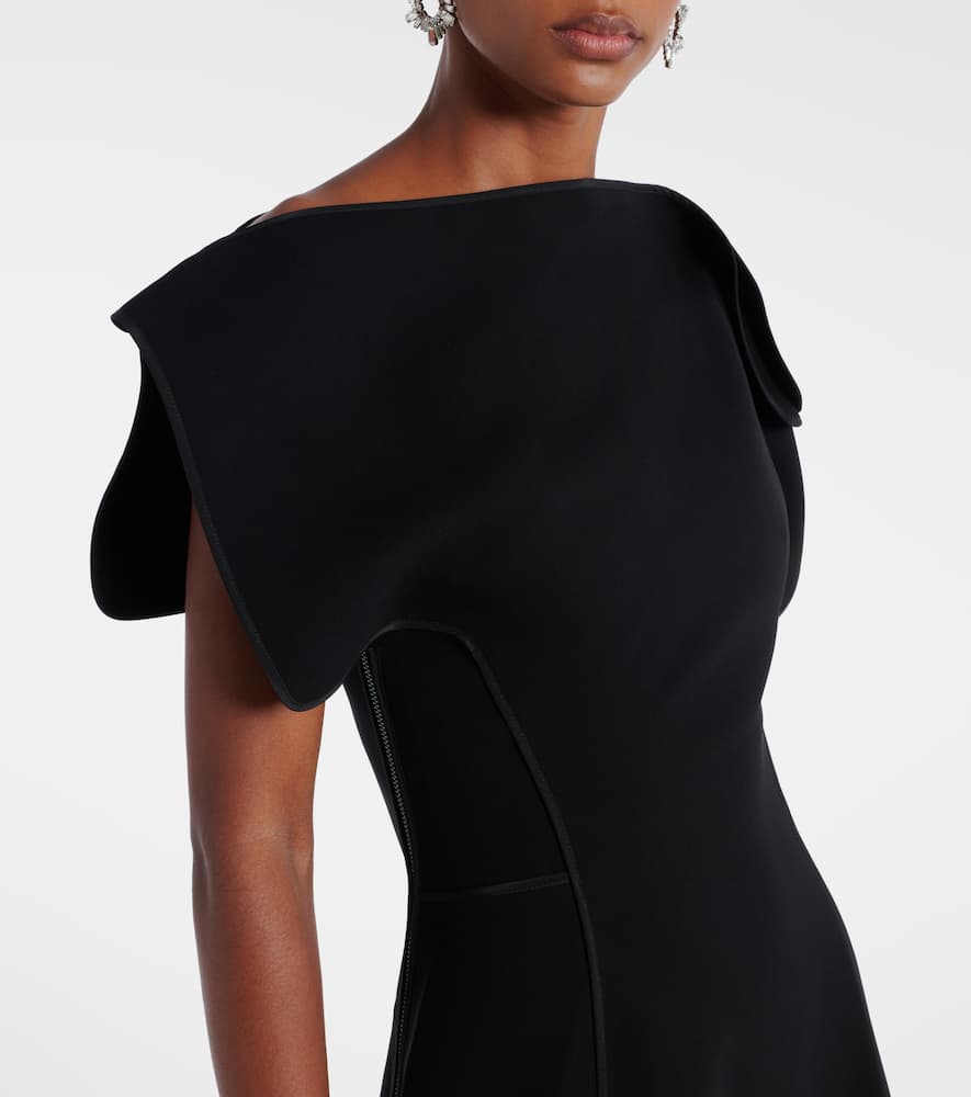 Synergy asymmetric gown