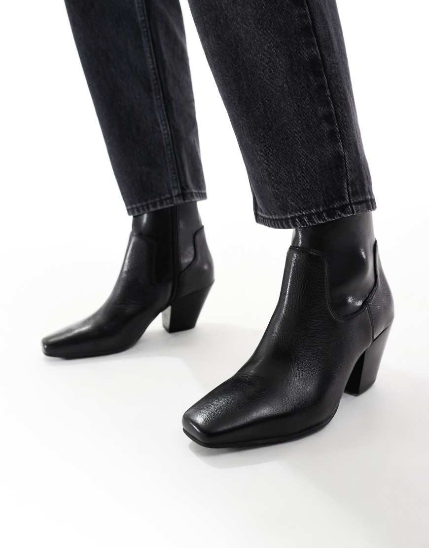 Adwaodith sock low heeled ankle boot in black leather