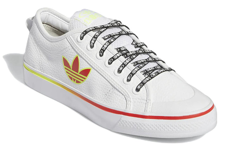 Nizza Trefoil 'White Vivid Red'