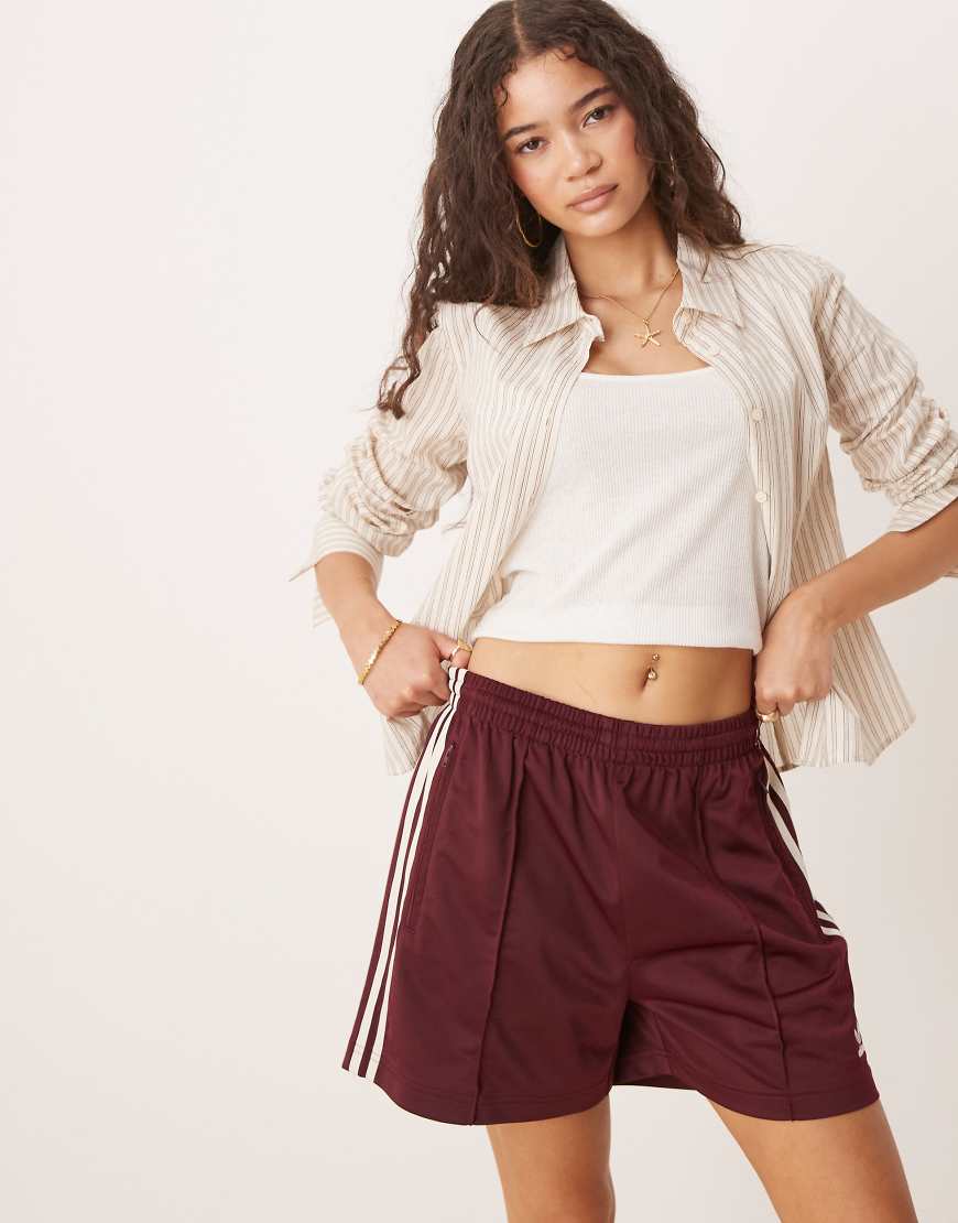 Firebird shorts in burgundy-Red