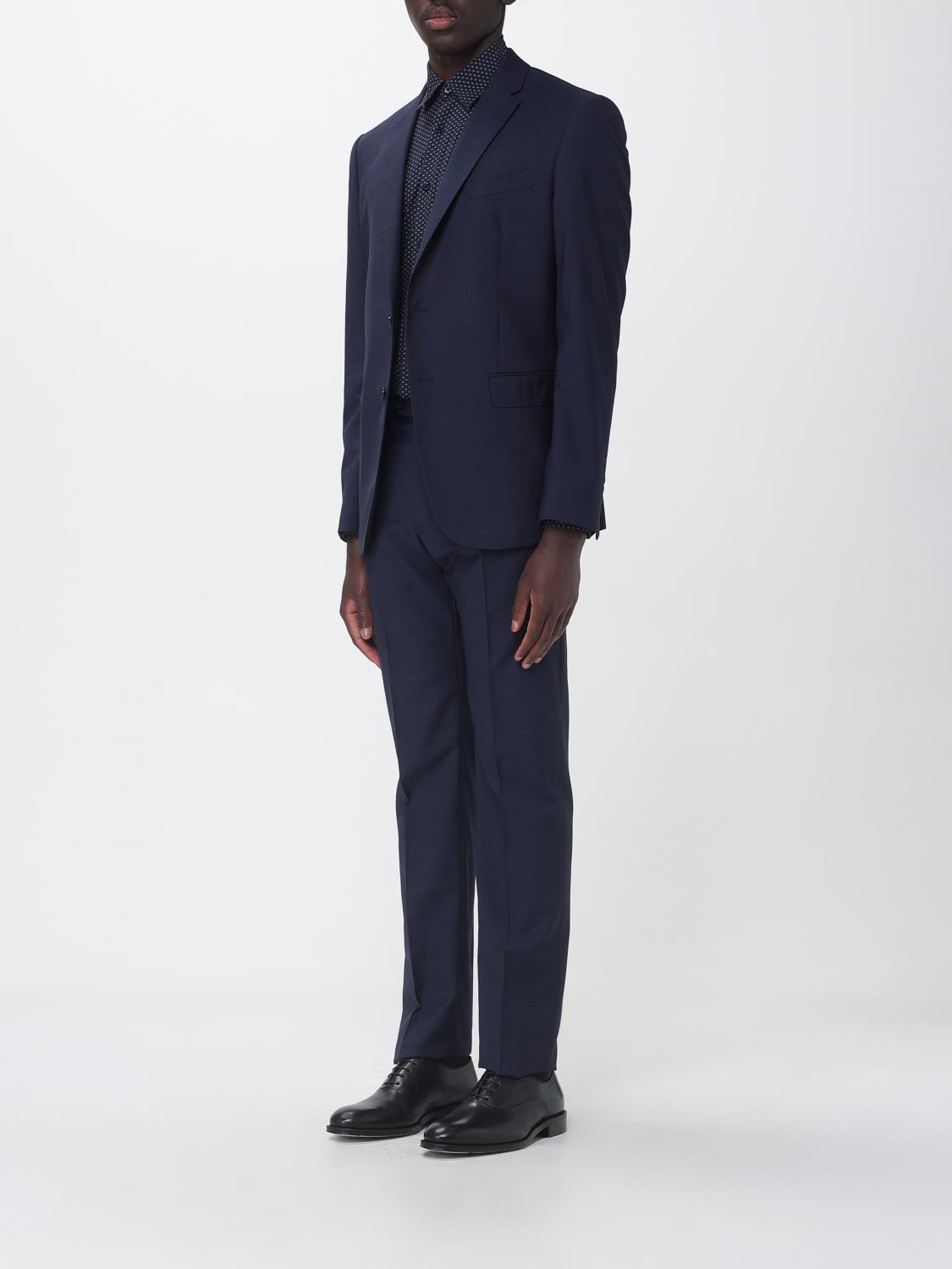 Suit Men color Blue