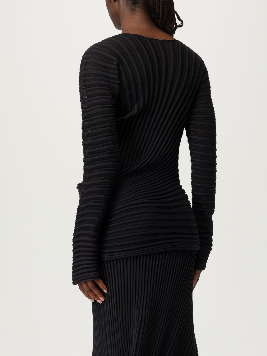 Top ISSEY MIYAKE Woman color Black
