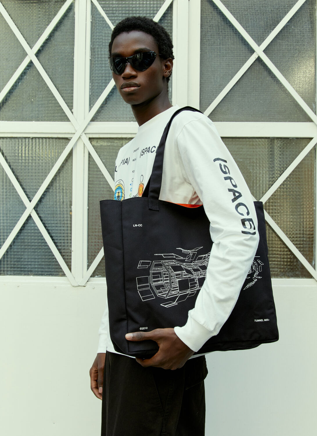 X Ln-cc Store Mix Reversible Tote Bag