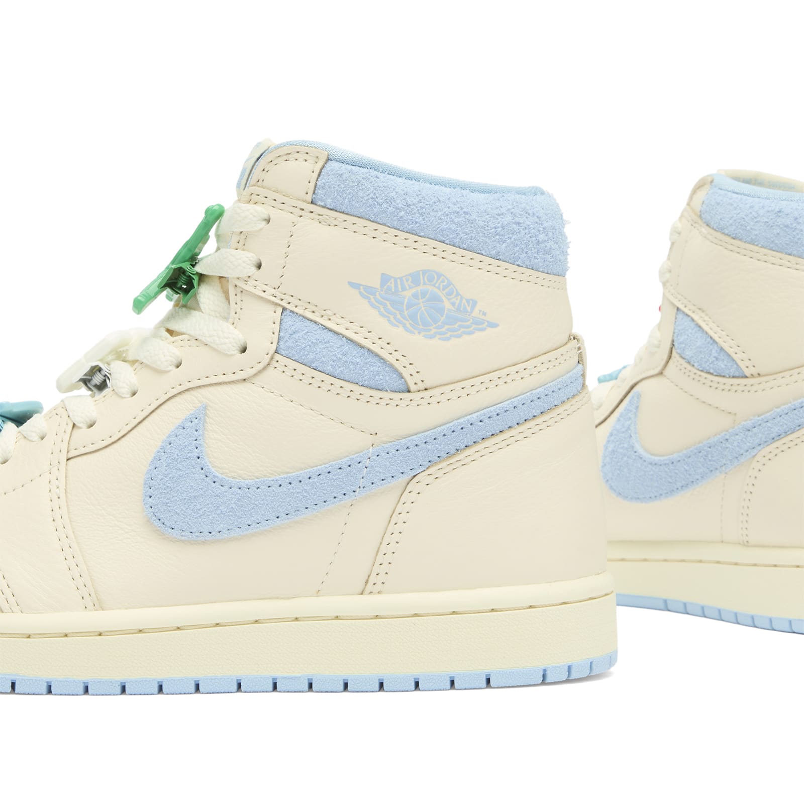 Women's 1 Retro Hi Sneaker Pale Ivory/Psychic Blue/Coconut Milk