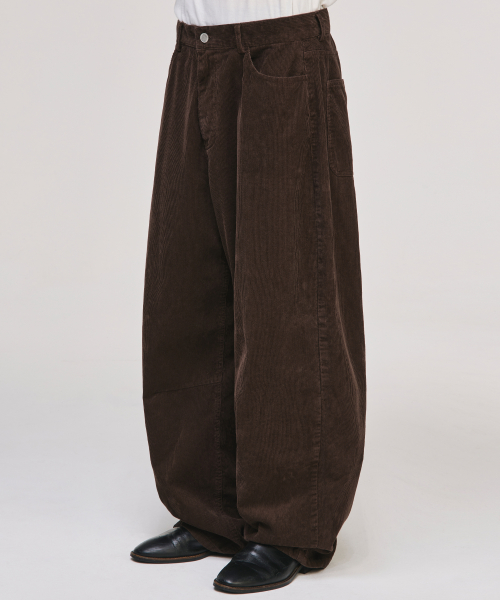 Wide Curved Dart Corduroy Pants