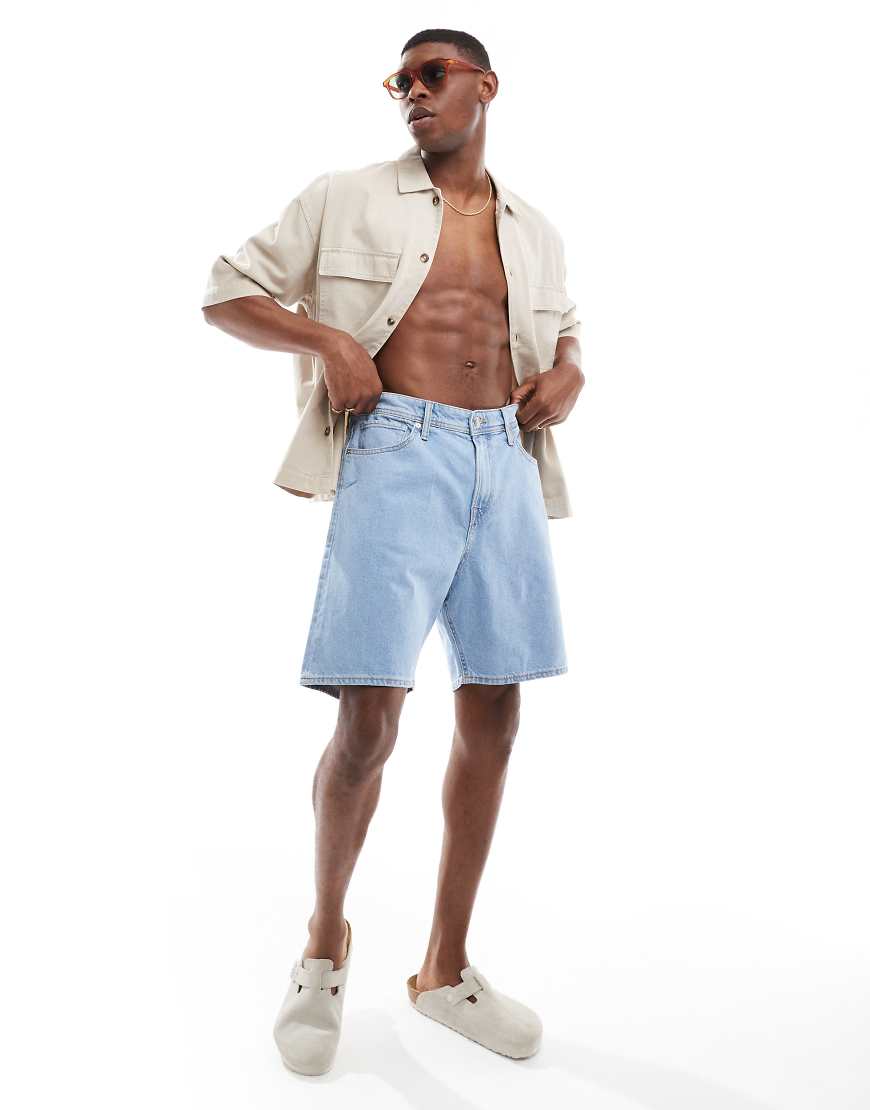 Loose fit denim shorts in light blue wash
