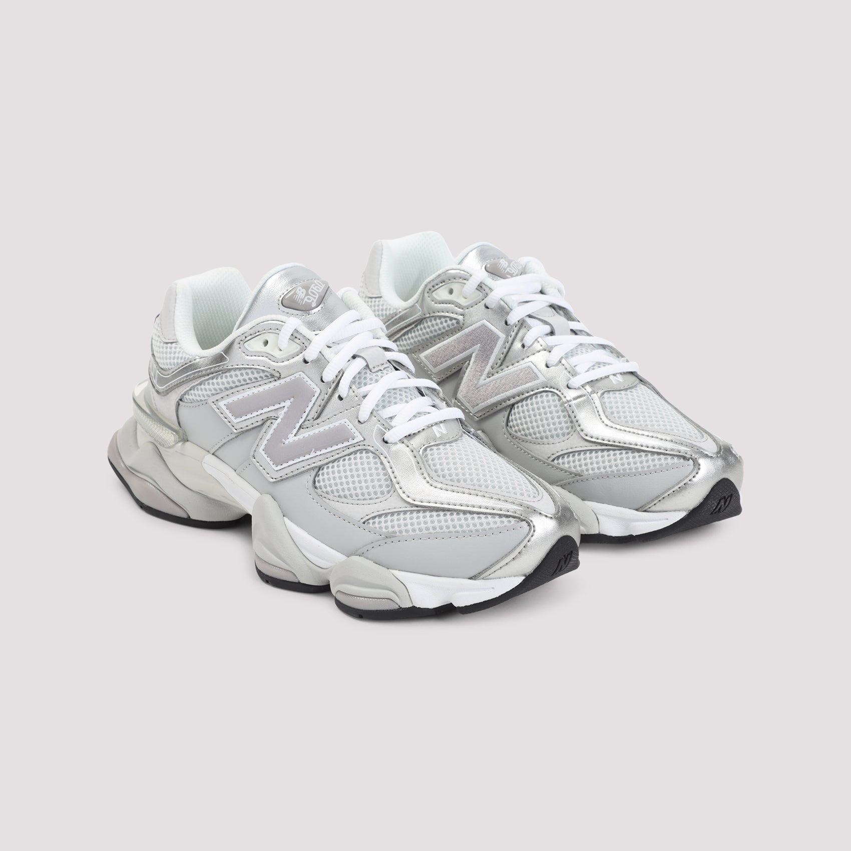 9060 Sneakers