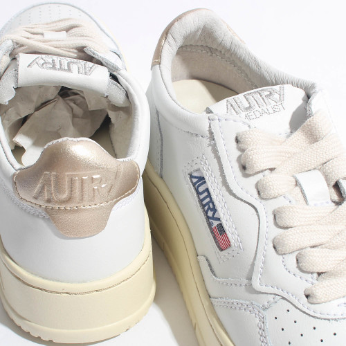 Trainers in leather