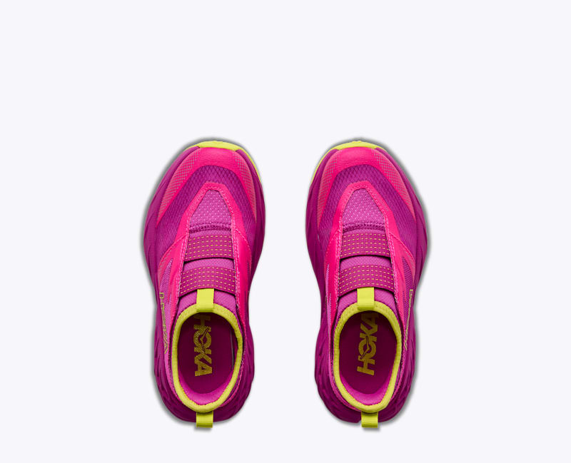 HOKA Speedgoat 7 Shoes in Fuchsia/Fuchsia