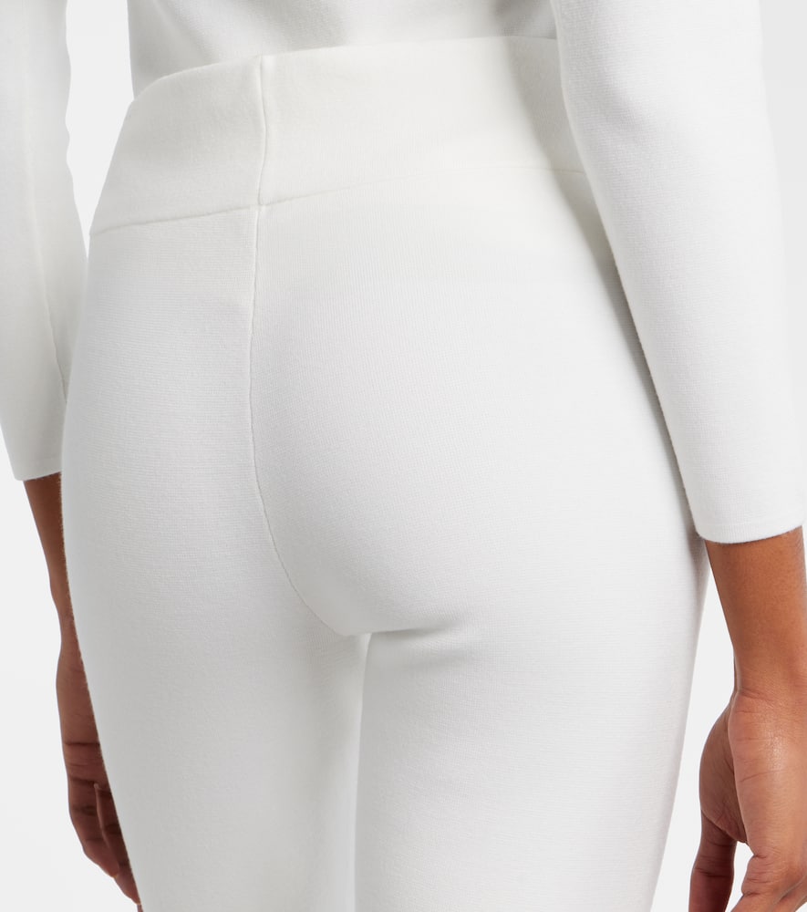 Knitted capri pants
