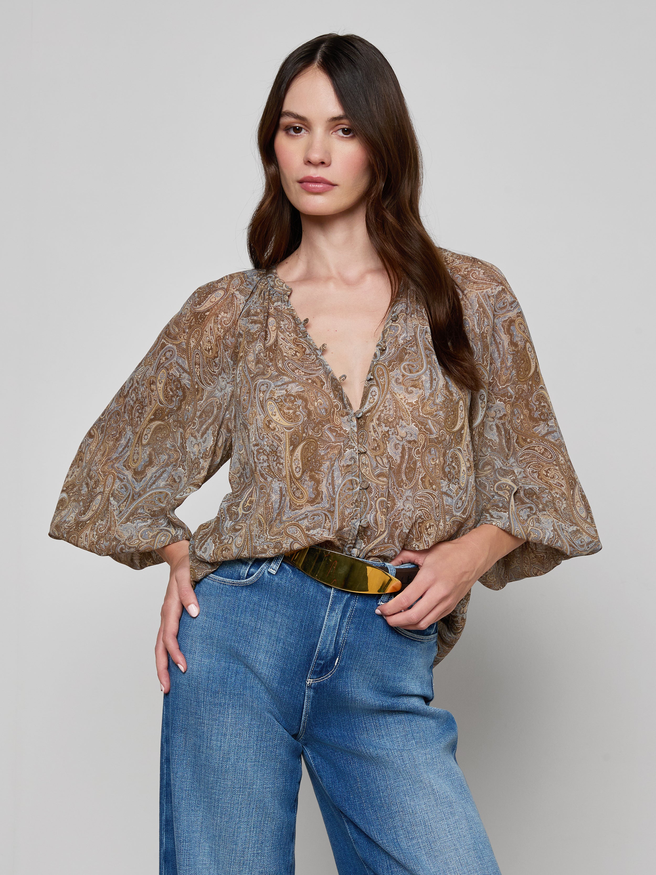 Teagan Blouse Top In Neutral/blue Ditsy Paisley