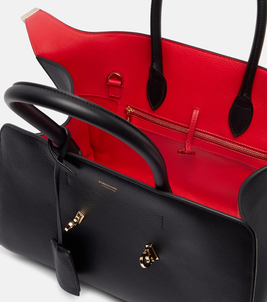 Hug leather tote bag