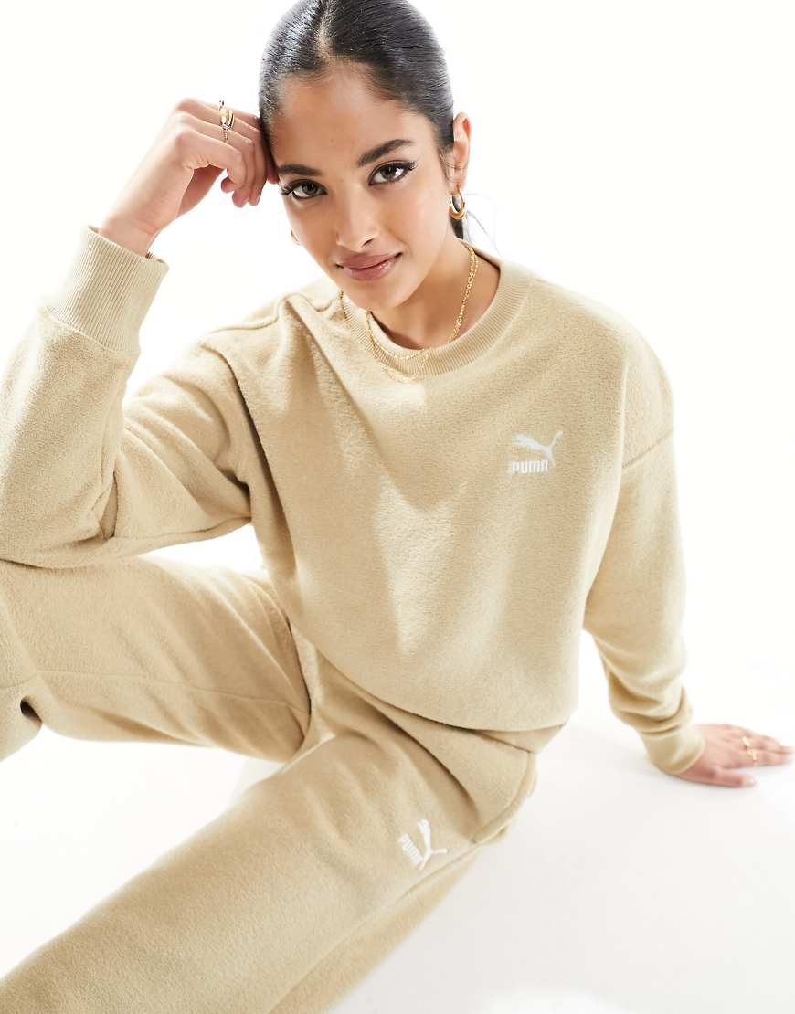 PUMA 여성 Classics fleece sweatshirt in sand dune-Neutral
