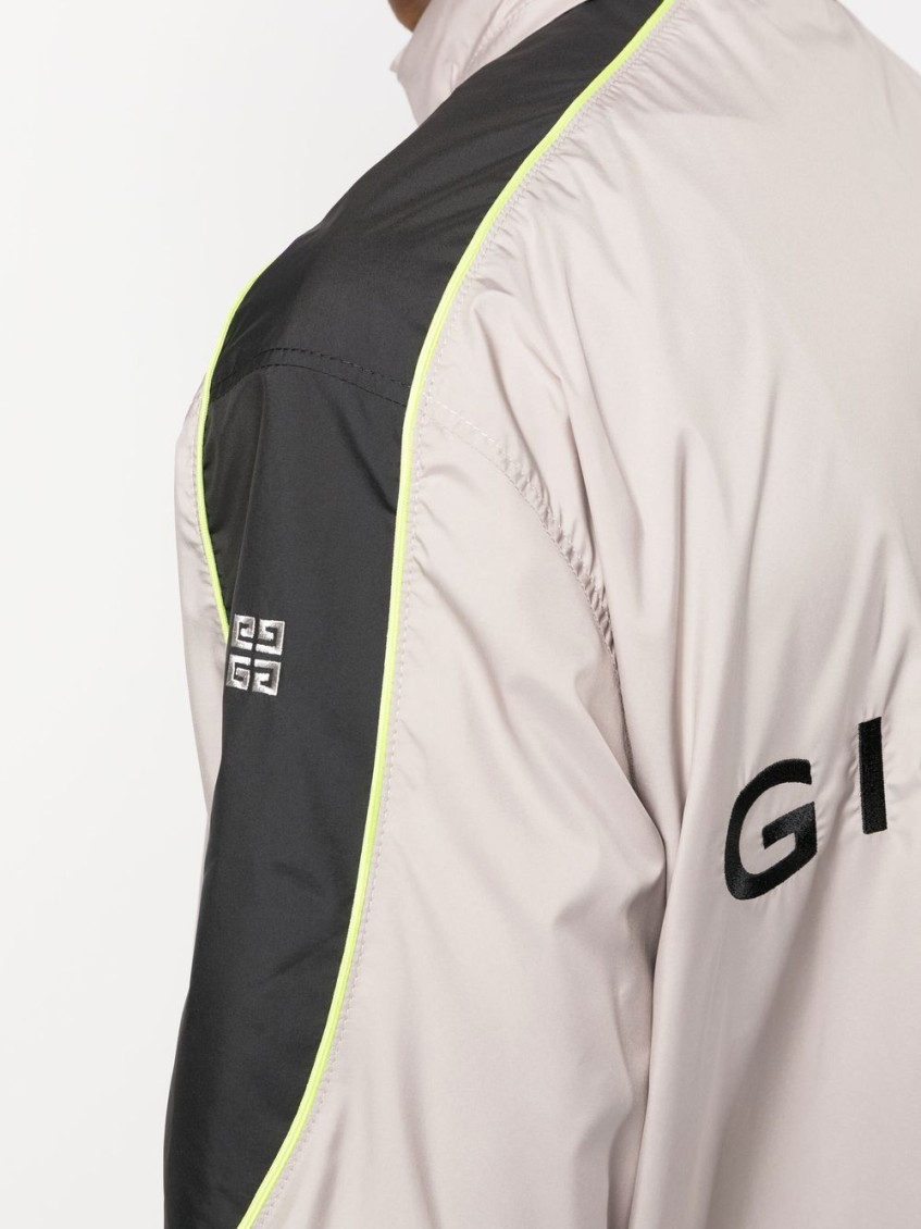 - Oversized Jogging Jacket