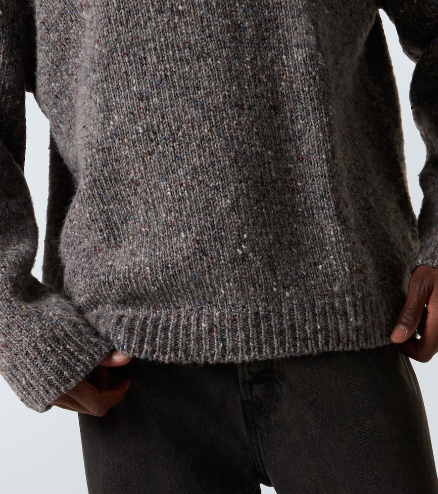 Four Stiches virgin wool sweater