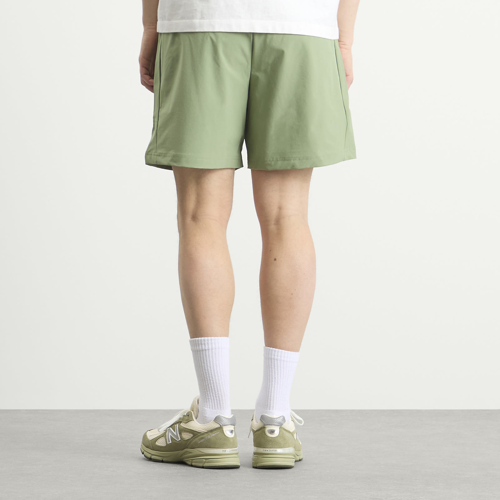 Men's Athletics Stretch Woven Short 7" in Oregano