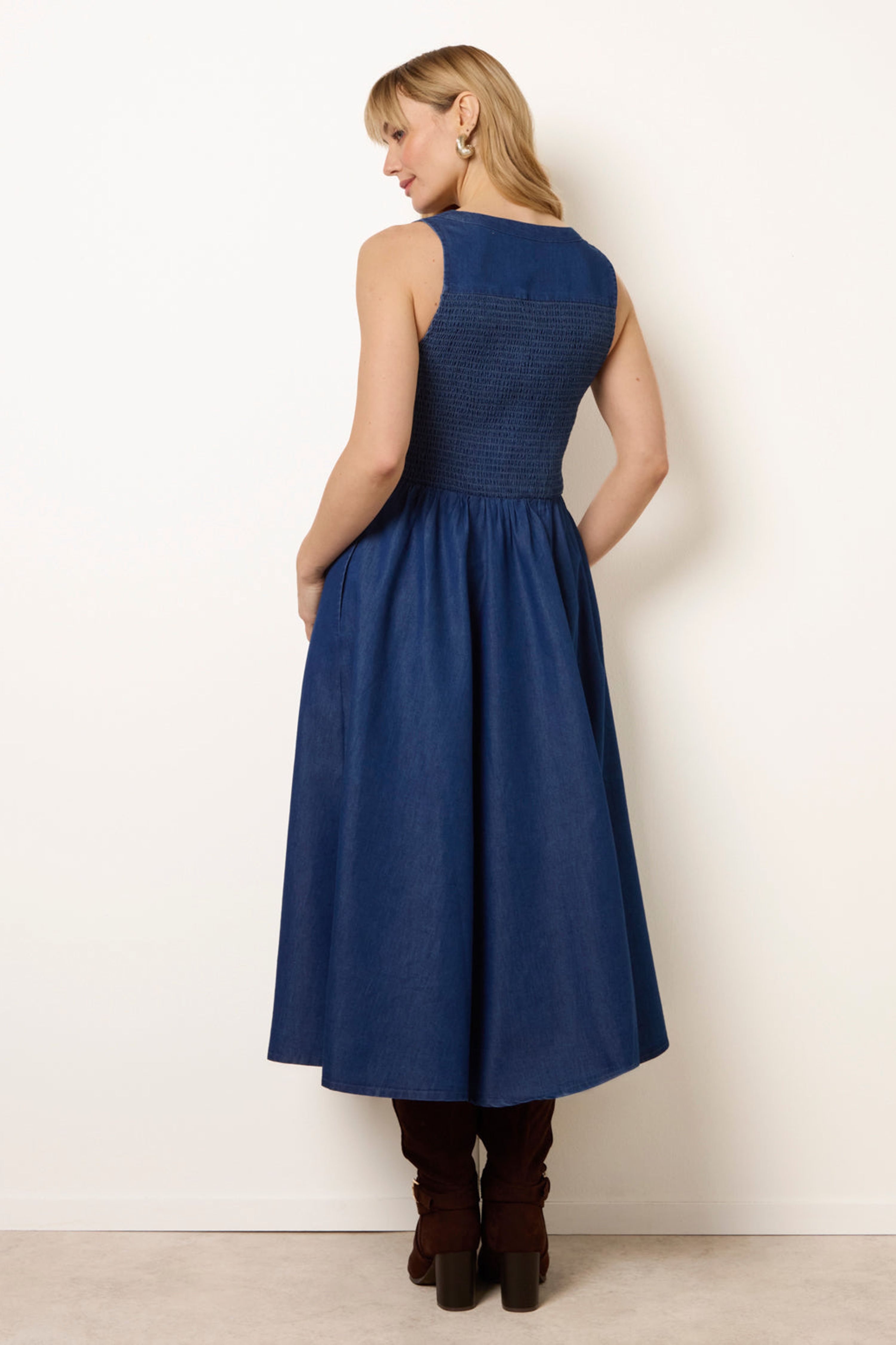 Blue Vanilla Women's Shirred Waist Blue Sleeveless Slip On V-neck Maxi Dress | : Mediu