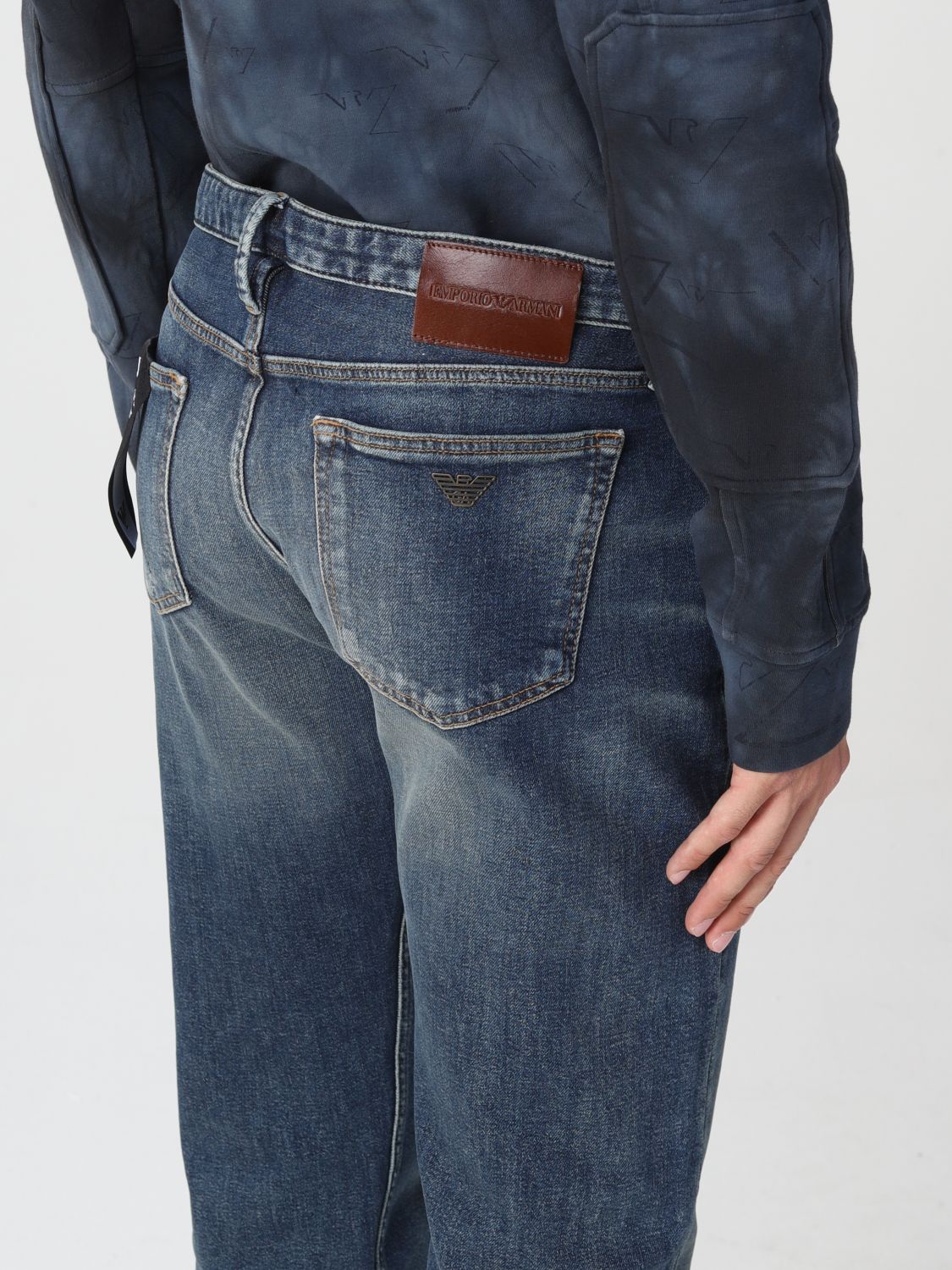 Jeans in denim