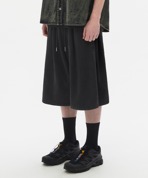 Rain Slub Two-tuck Bermuda Denim Shorts_INDIGO