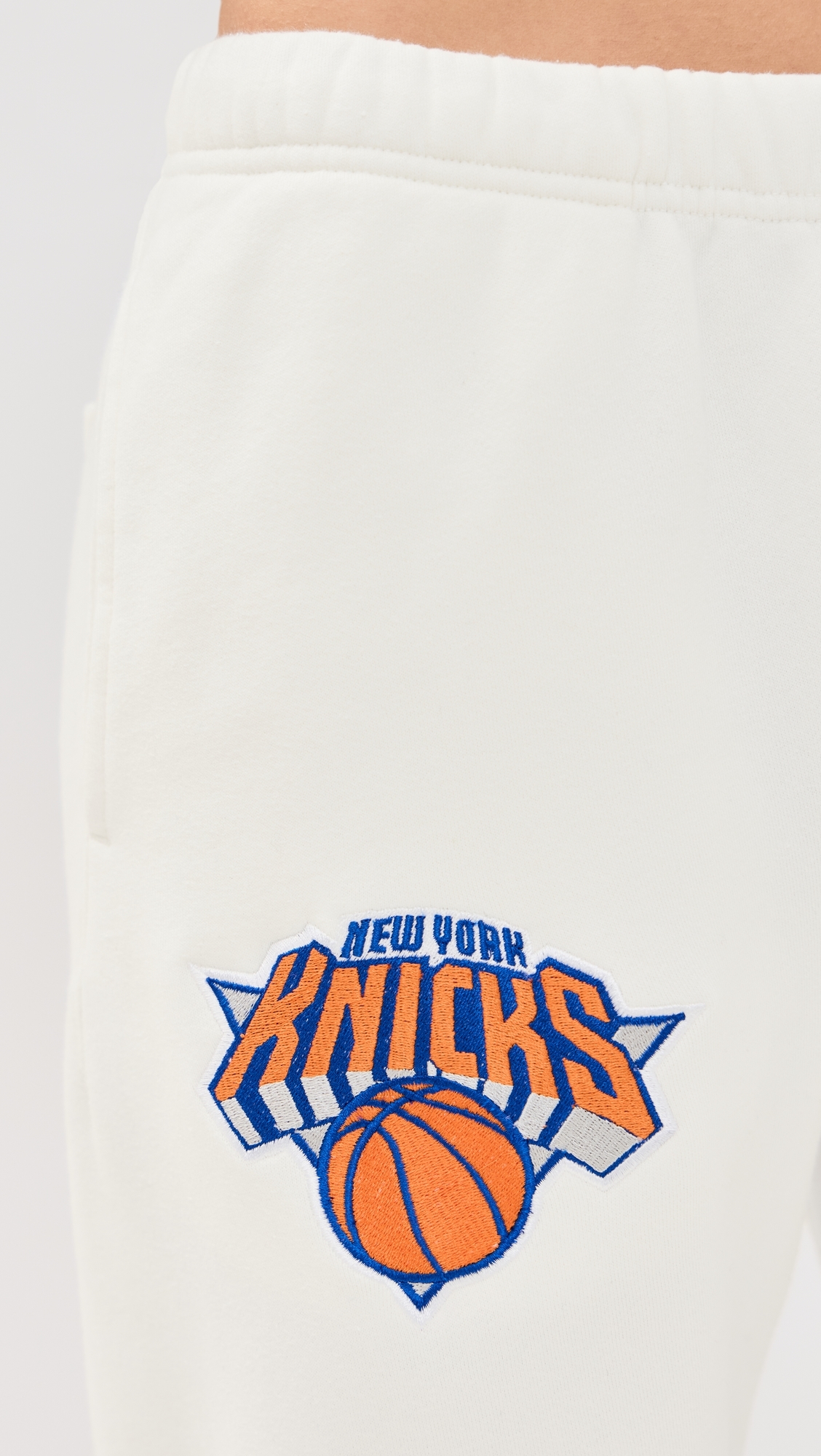 NY Knicks Bullseye Sweatpants White