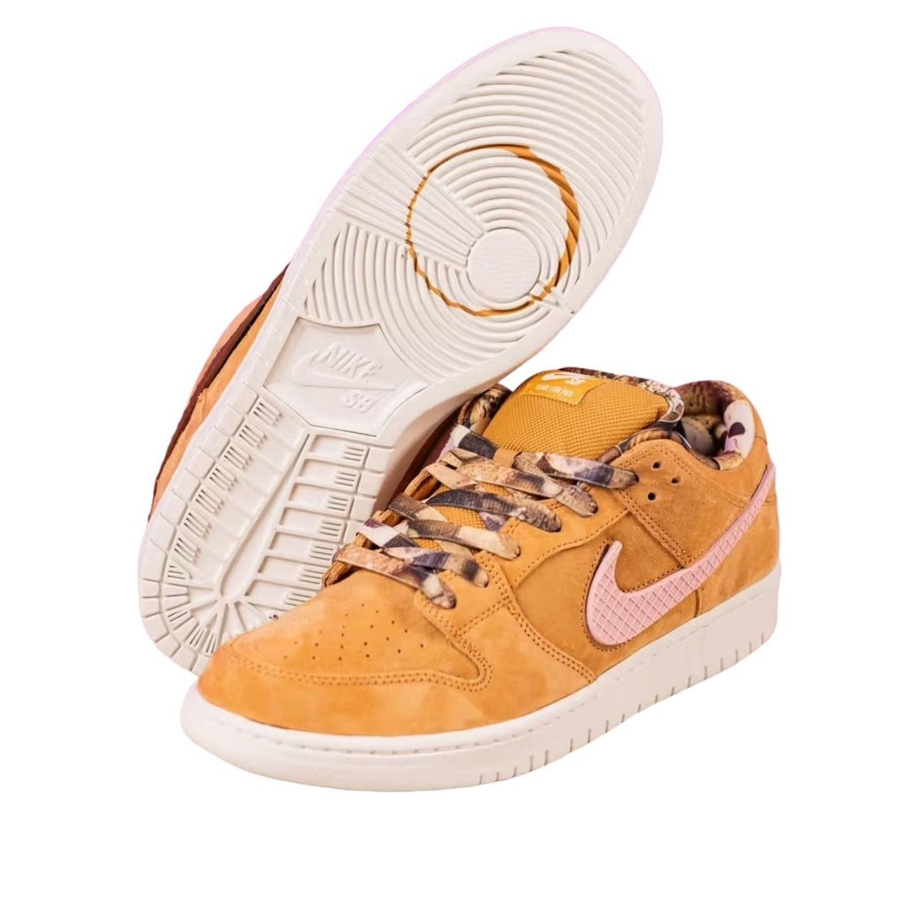 X NOTE Manchester SB Dunk Low 'Brew & Biscuits'