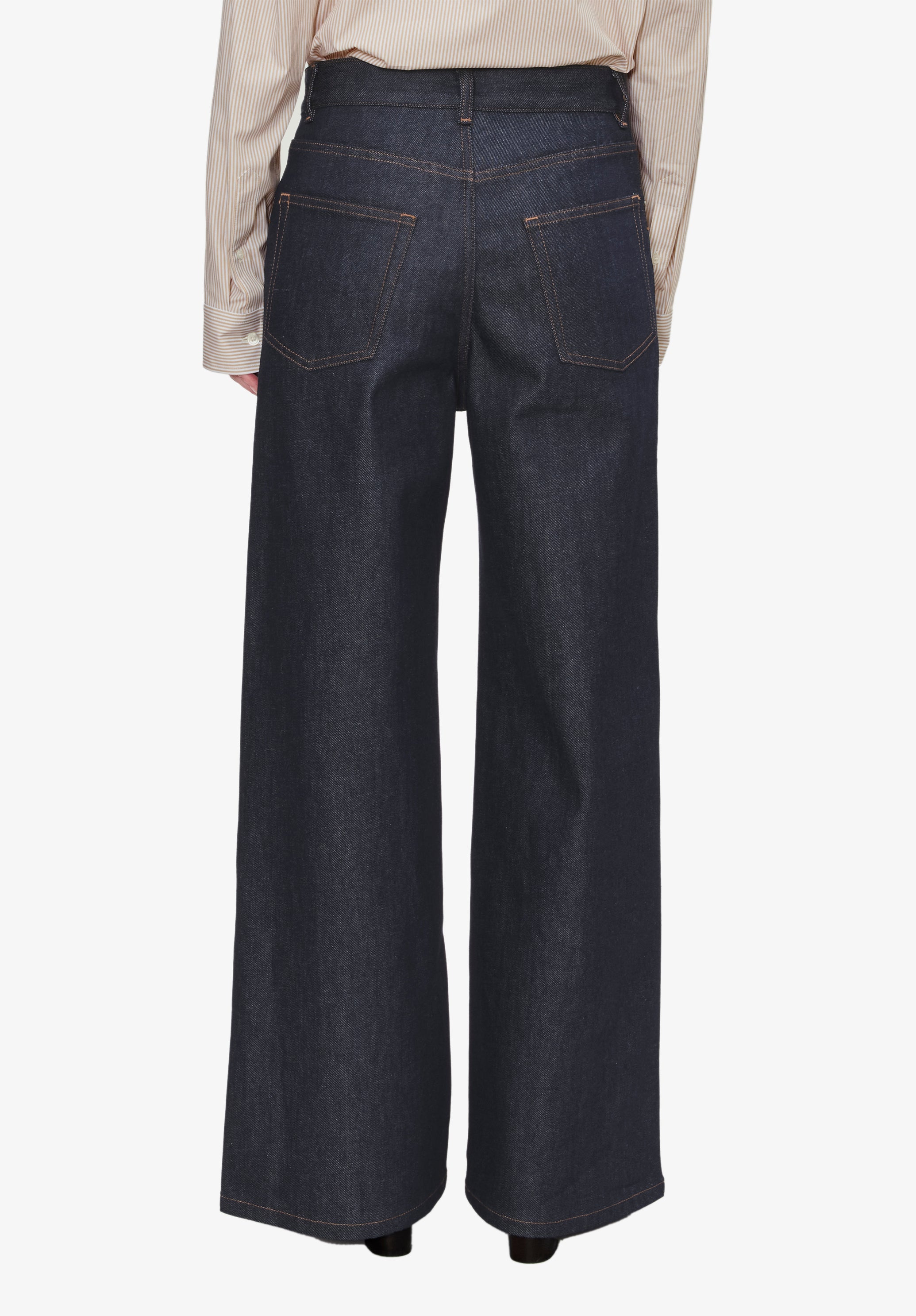 A. P.C. Women's Clyde Jeans Size: 24 in Dark indigo