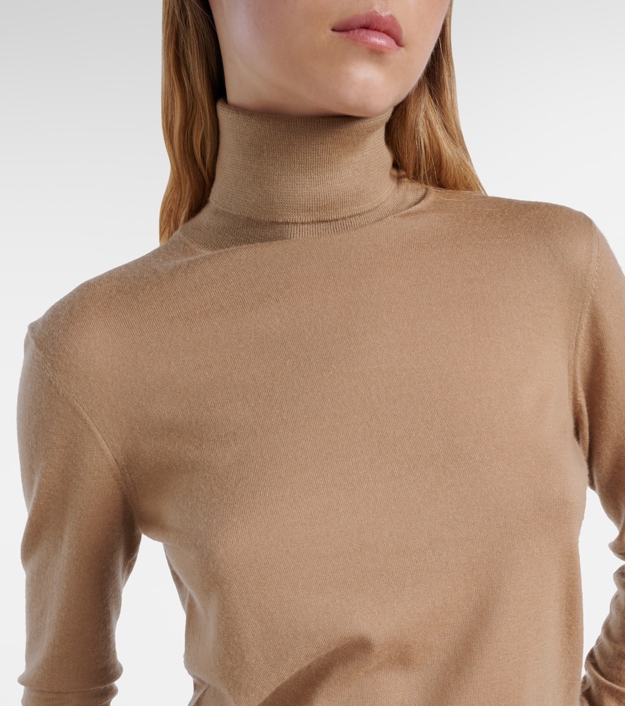 Cashmere sweater