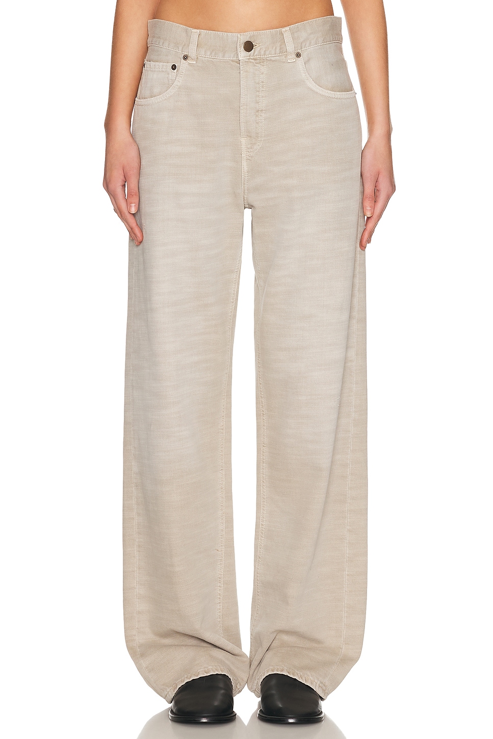 Haikure Bonnie Bull 44 Straight Leg in Doeskin - Neutral. 23 also , 25, 27, 28