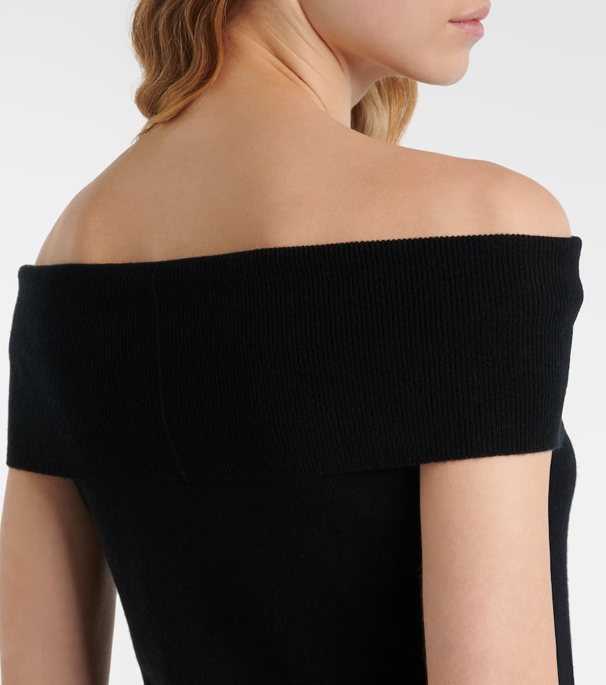 Wool and cashmere sweater