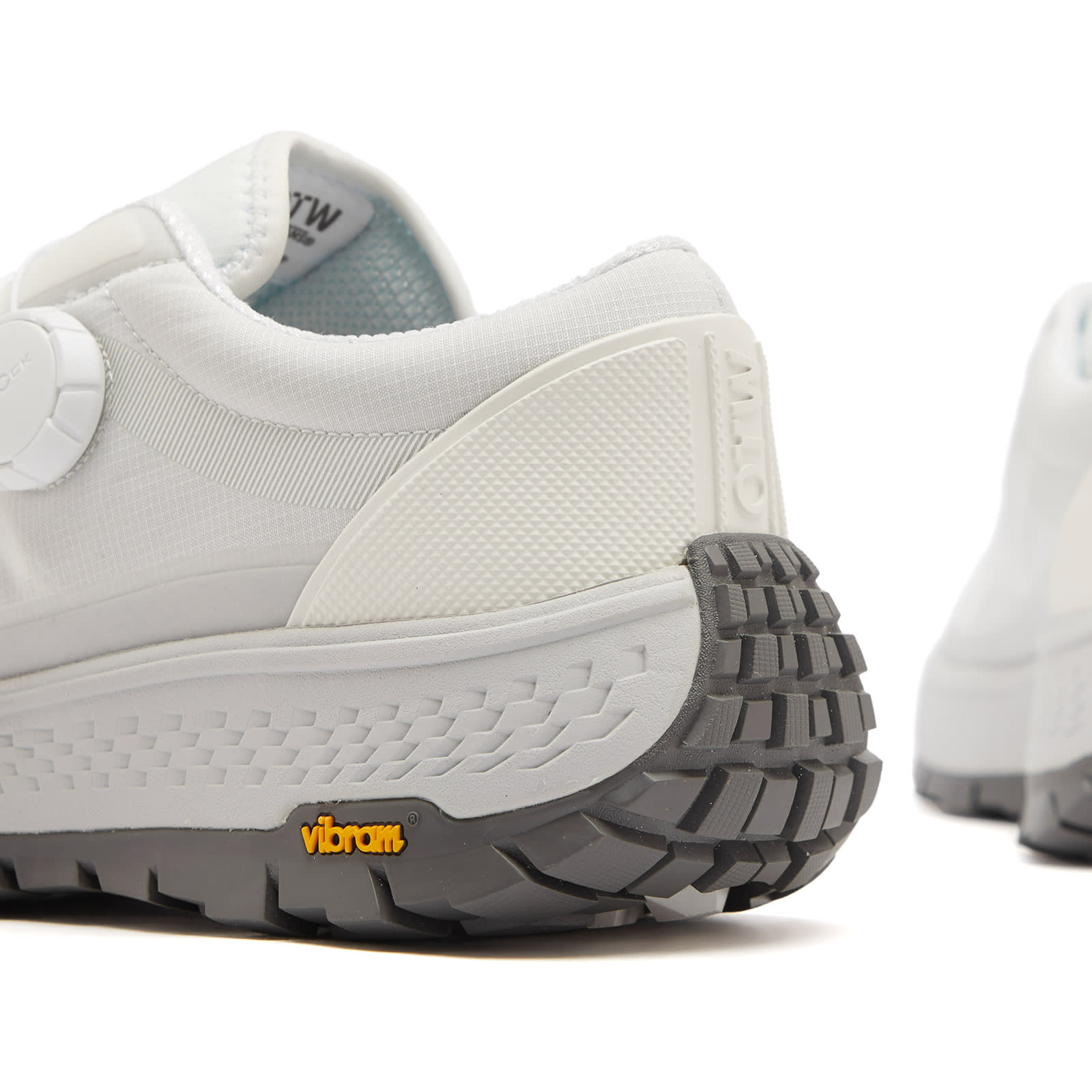 OTW Old Skool 36 Trail Vibram in White/Grey