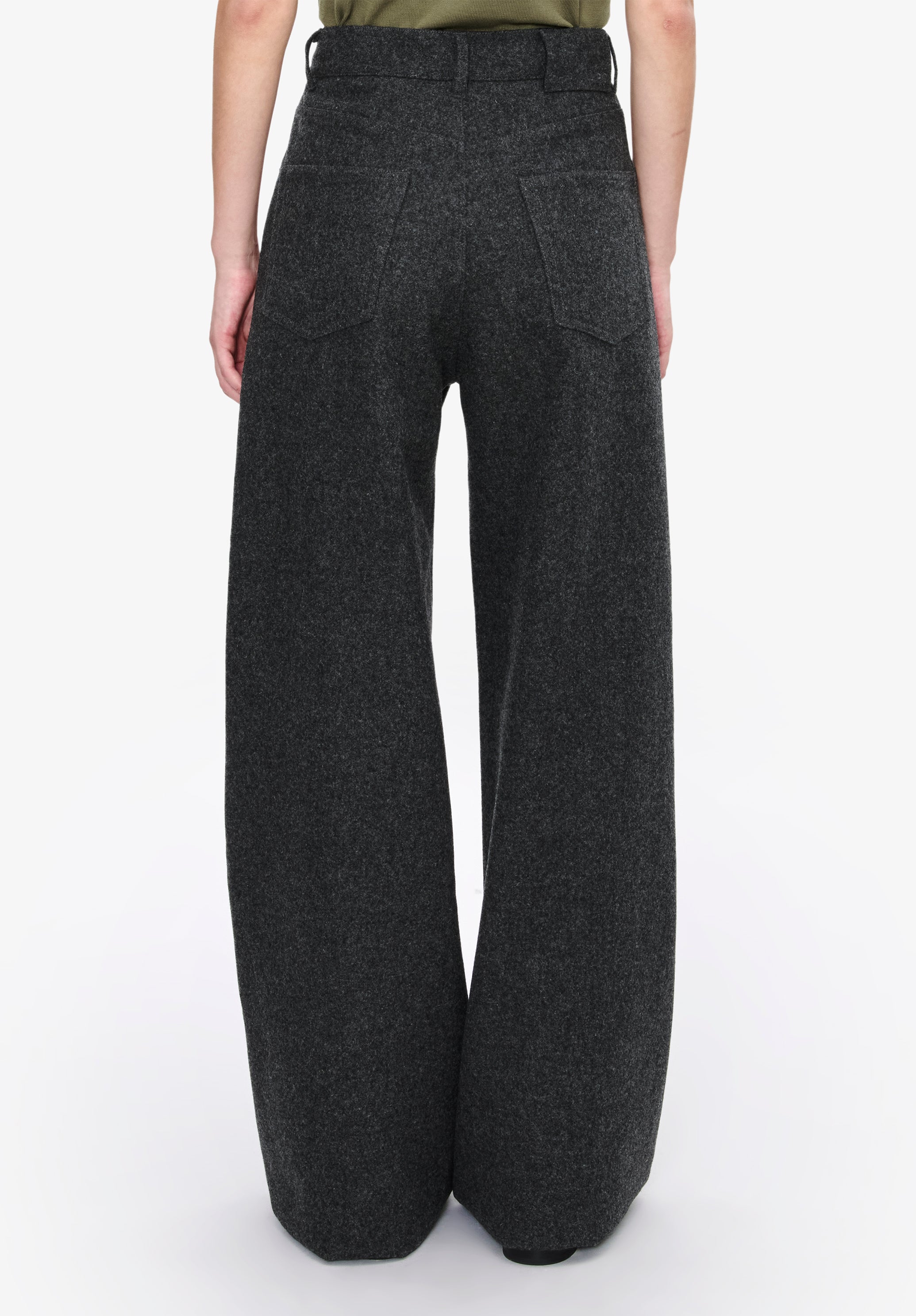 A. P.C. Women's Clyde Jeans Size: 24 in Anthracite