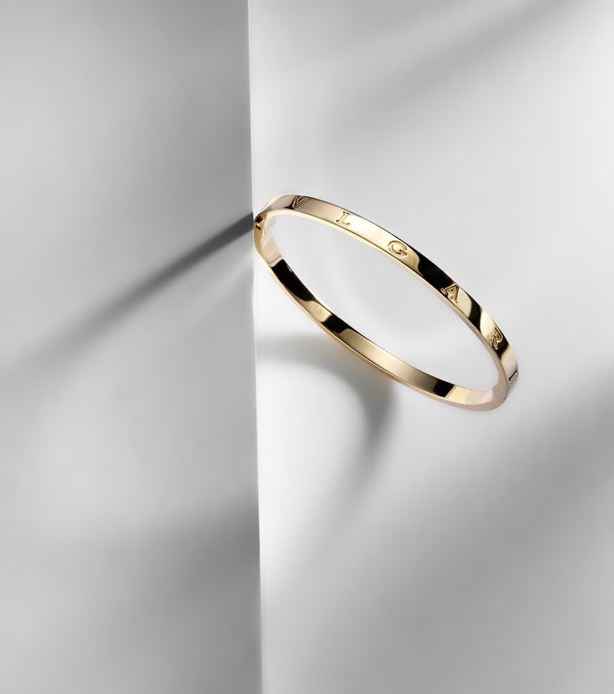 B. zero1 Essential 18kt gold bangle bracelet