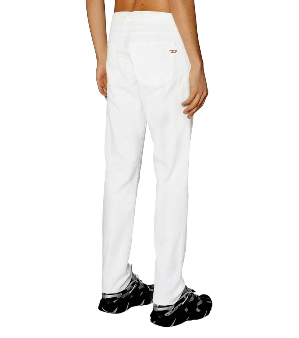White Slim Solid Jeans