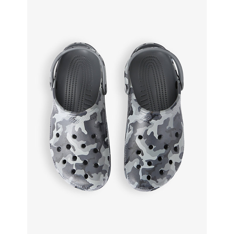 Crocs 남성 Mens Grey Mixed Camo Logo-embossed Rubber Clogs 76252878