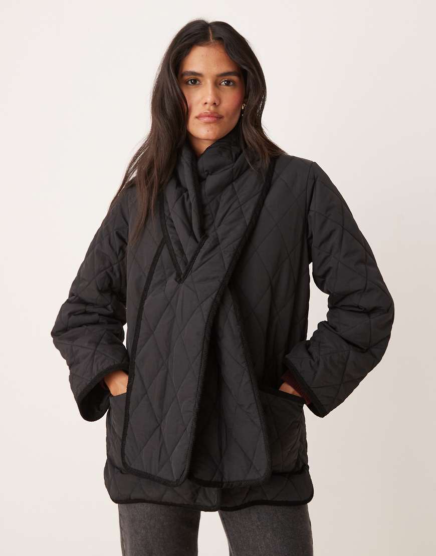 Scarf detail quilted jacket in black