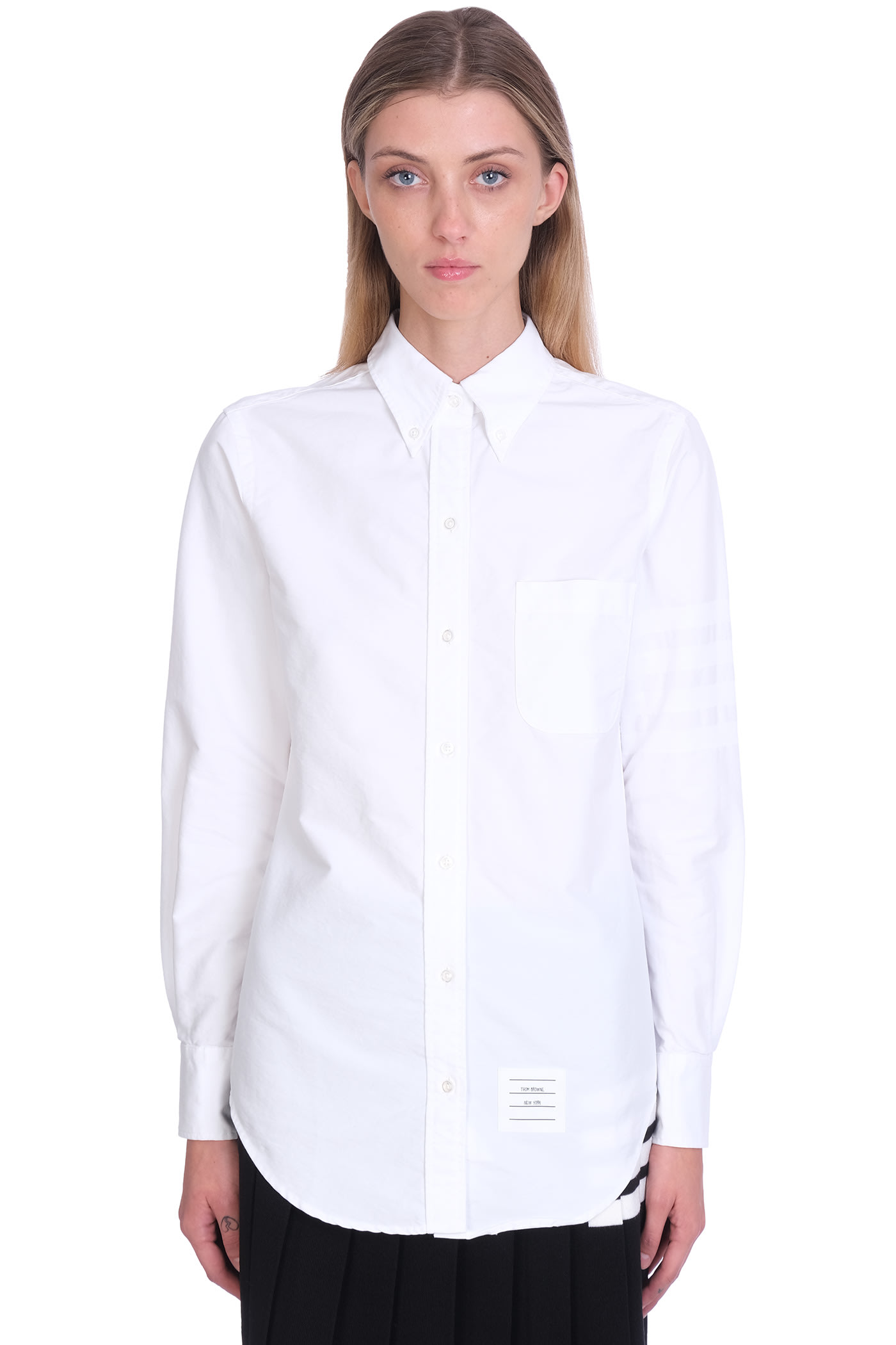 Long-sleeve button-fastening shirt