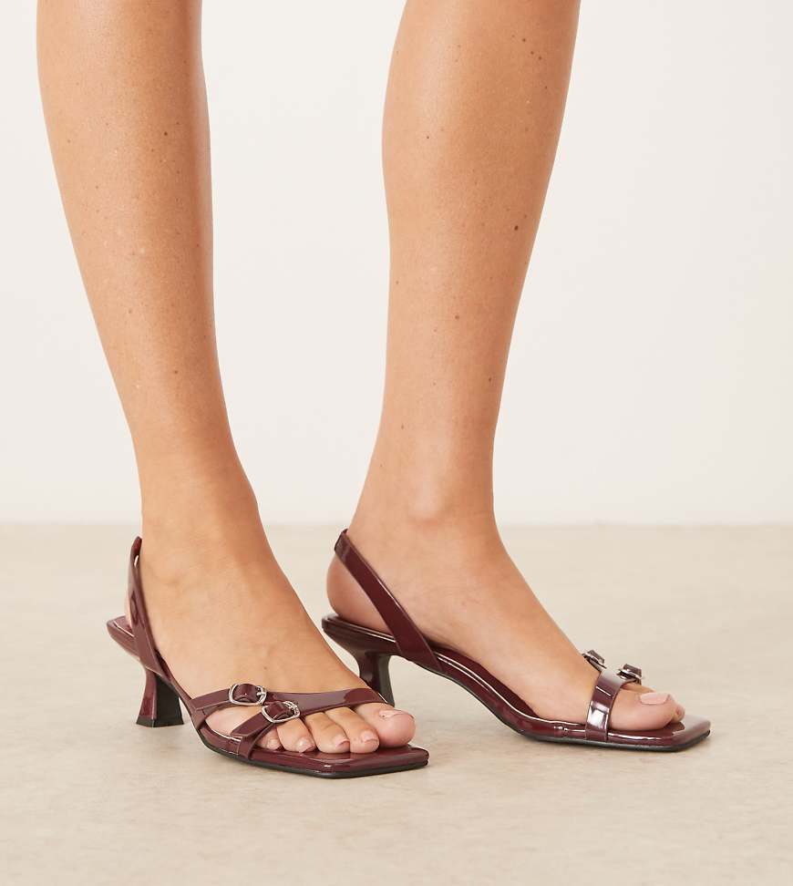 Heeled sandals with buckle detail in burgundy patent-Red
