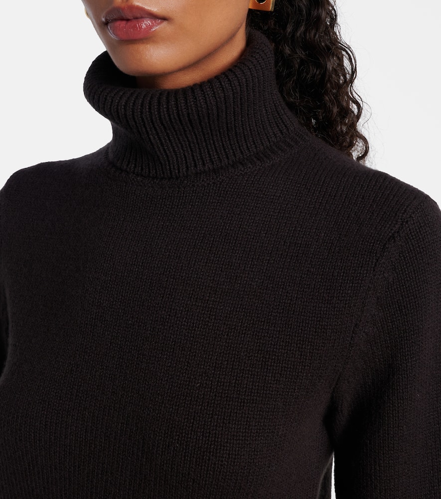 Cashmere turtleneck sweater