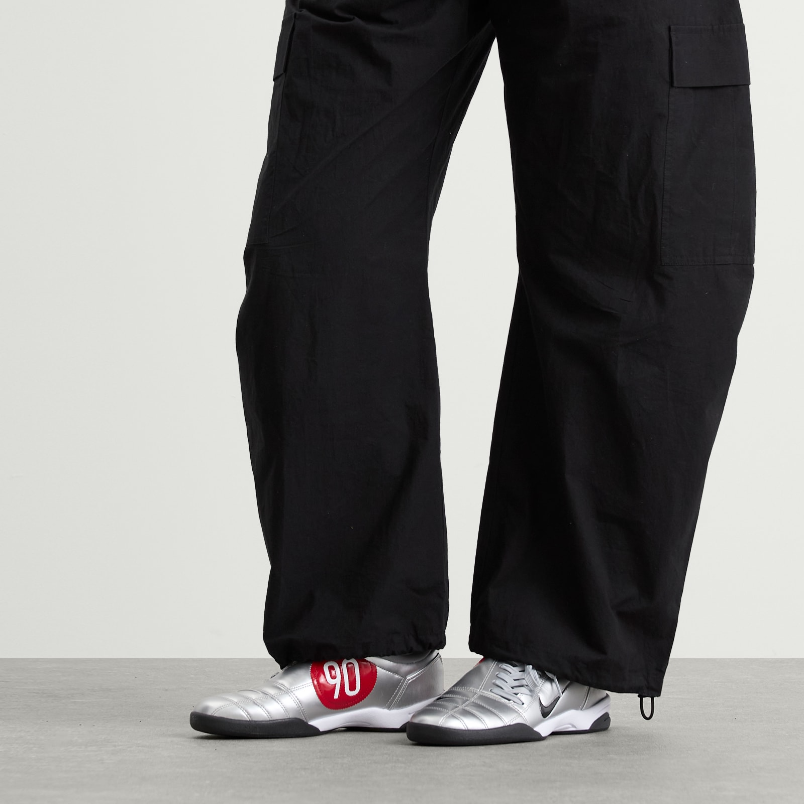 Women s Total 90 Sneakers Silver / University Red