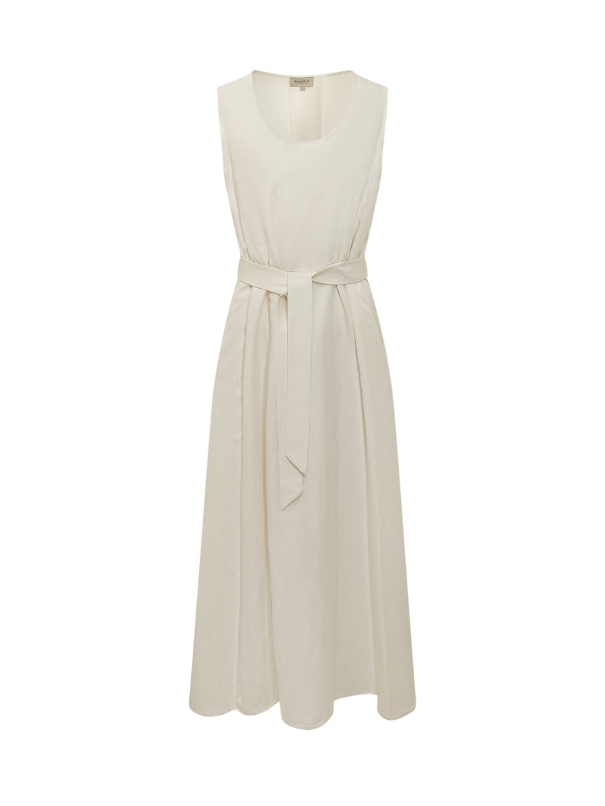 White Solid Scoop Neck Maxi Dress
