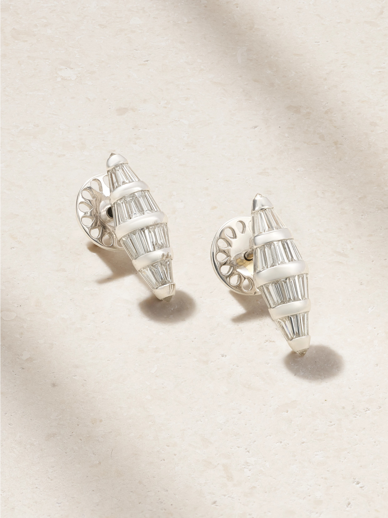 18-karat White Gold Diamond Earrings - One size