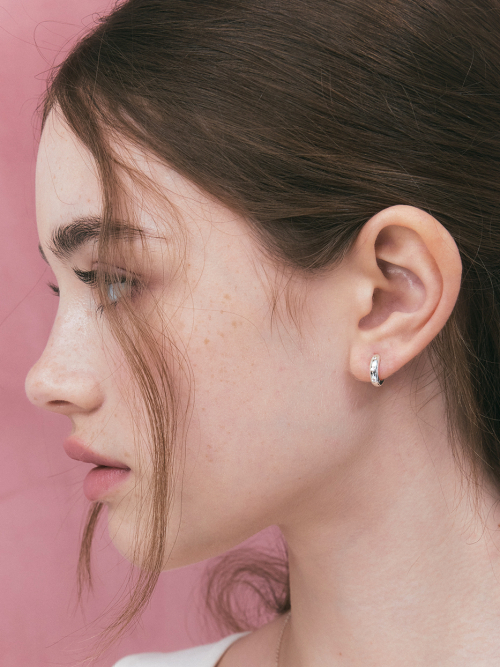 Glowy cubic earring