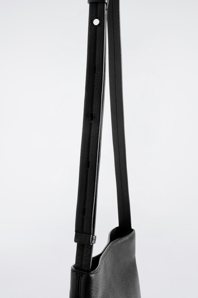 City Crossbody Bag - Grained Leather