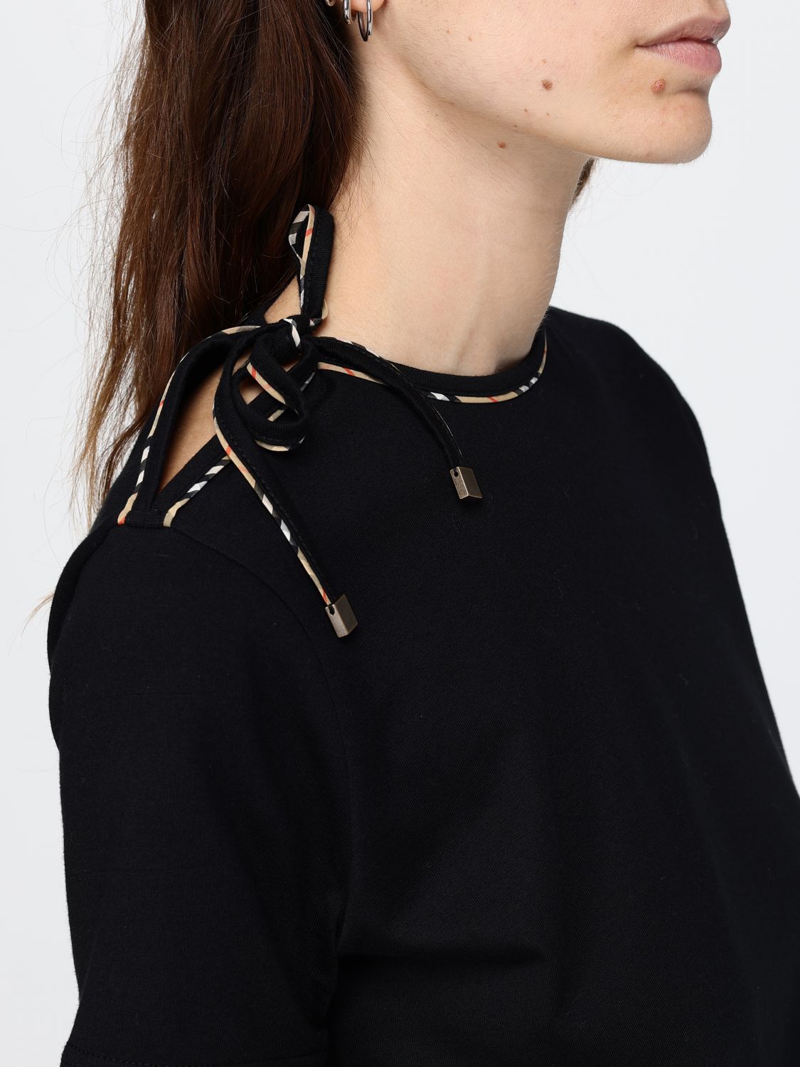 T-Shirt Woman color Black
