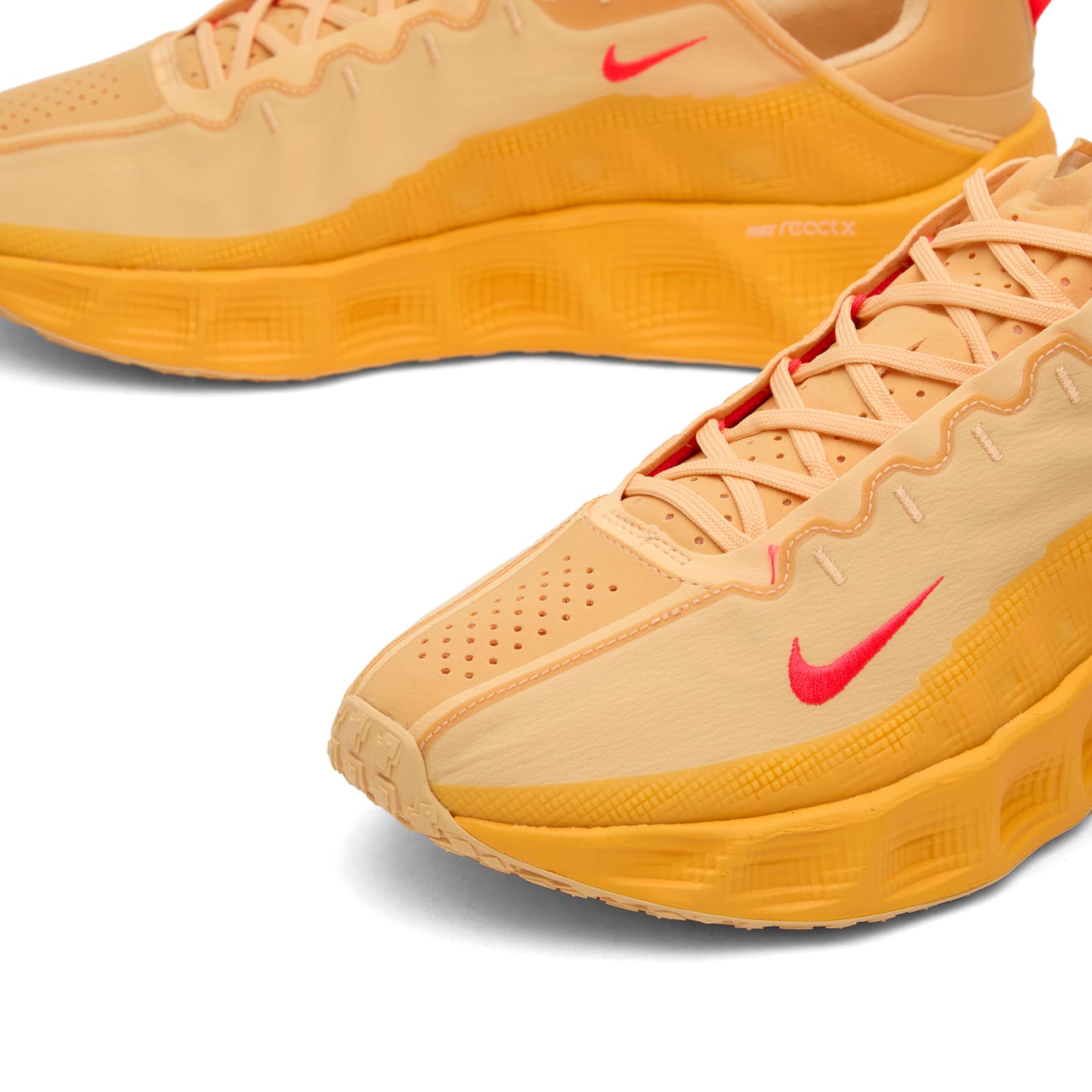 Men's Ava Rover Sneaker in Gold/Crimson